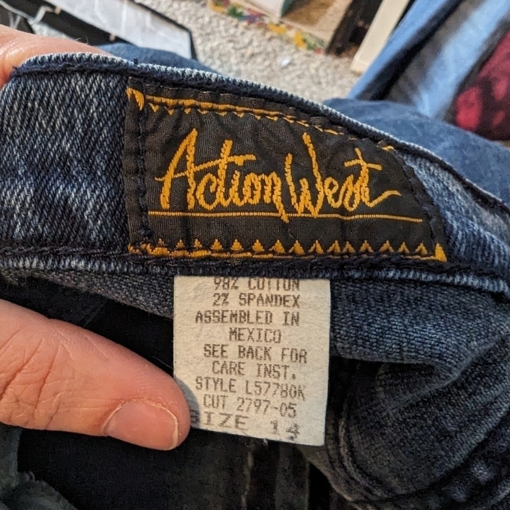 Action West NWT Vintage Taper Leg Jeans Sz 14 - Picture 7 of 10
